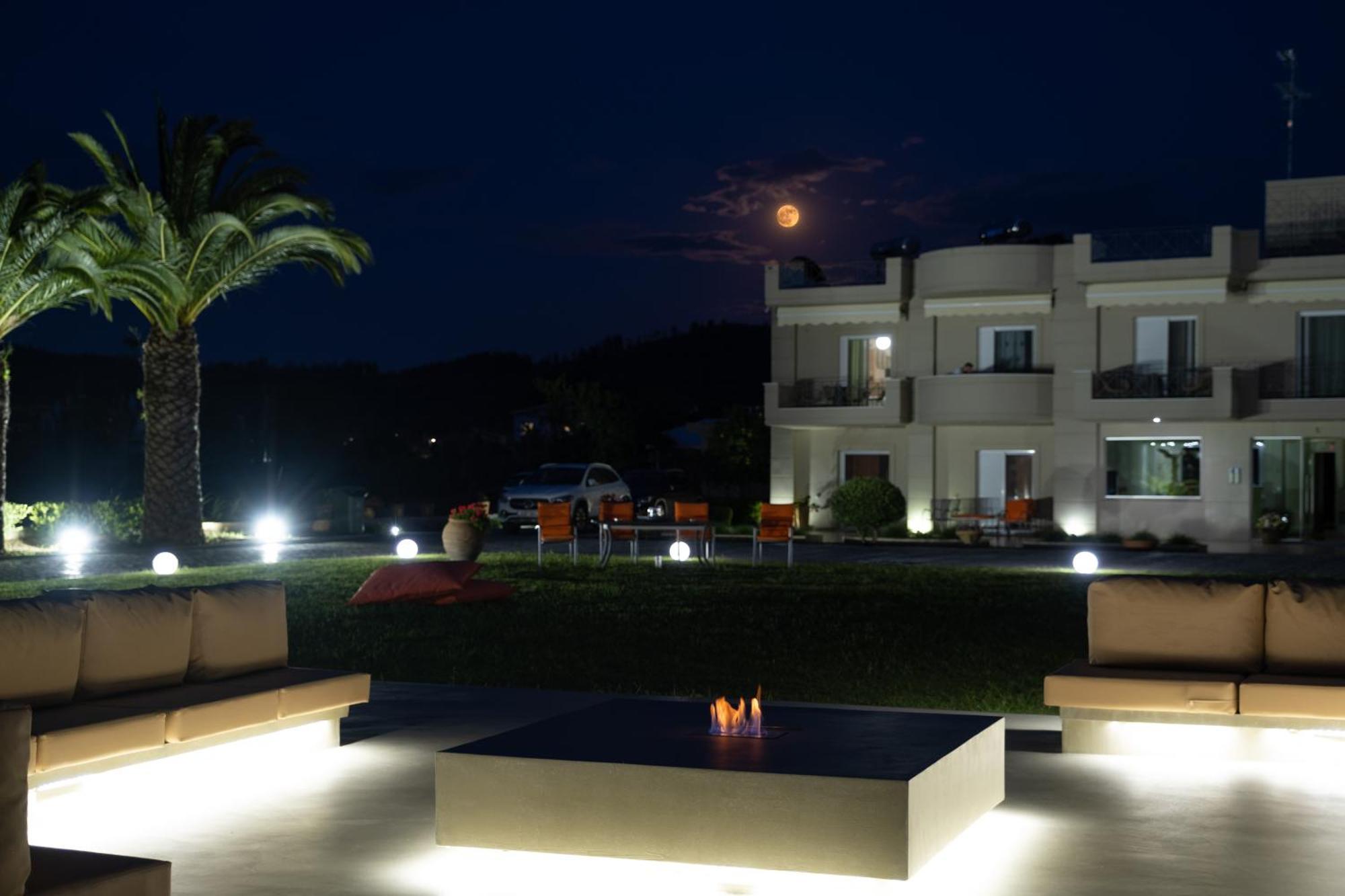 Apolonio Pefki Evia Aparthotel ภายนอก รูปภาพ